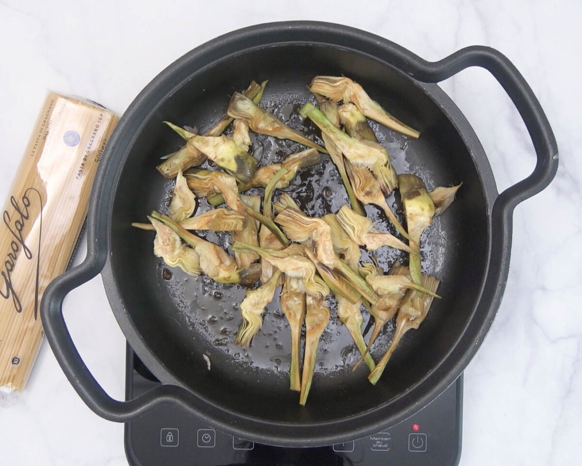 Espaguetis con alcachofas y langostinos 10