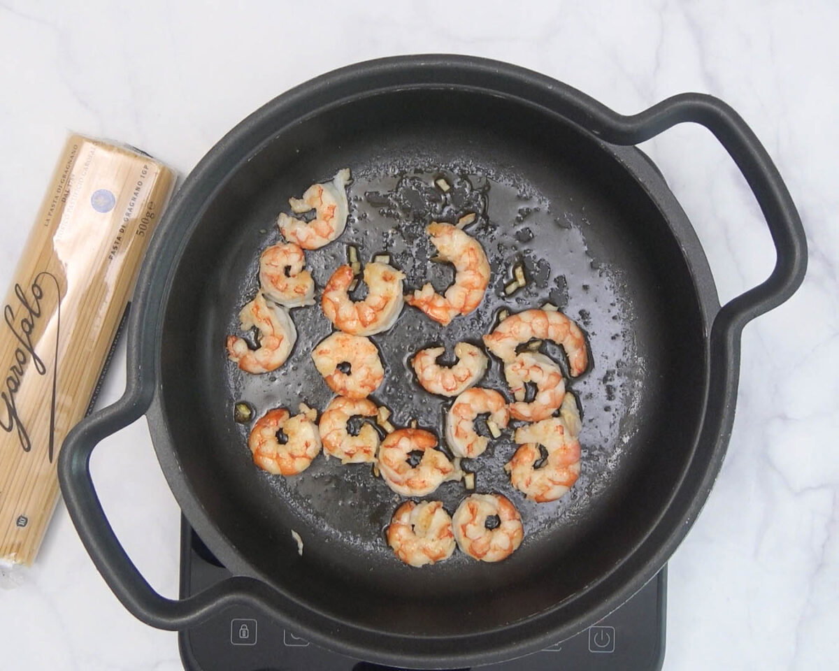 Espaguetis con alcachofas y langostinos 9