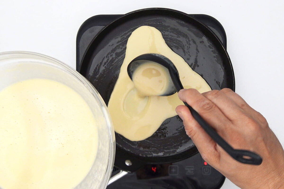 Filloas rellenas de langostinos y crema de queso (20)