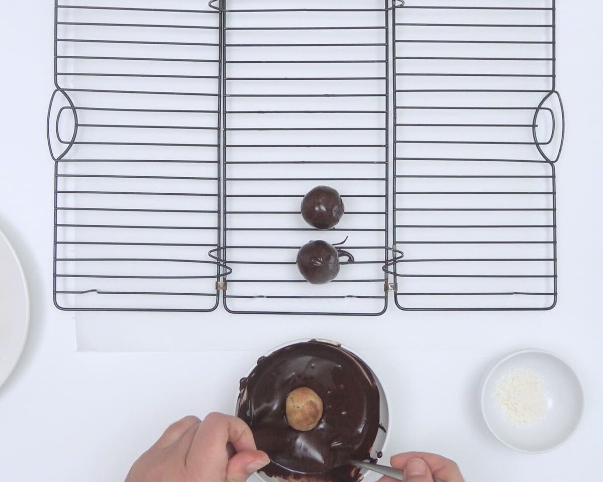 Panellets de chocolate, vainilla y coco 24