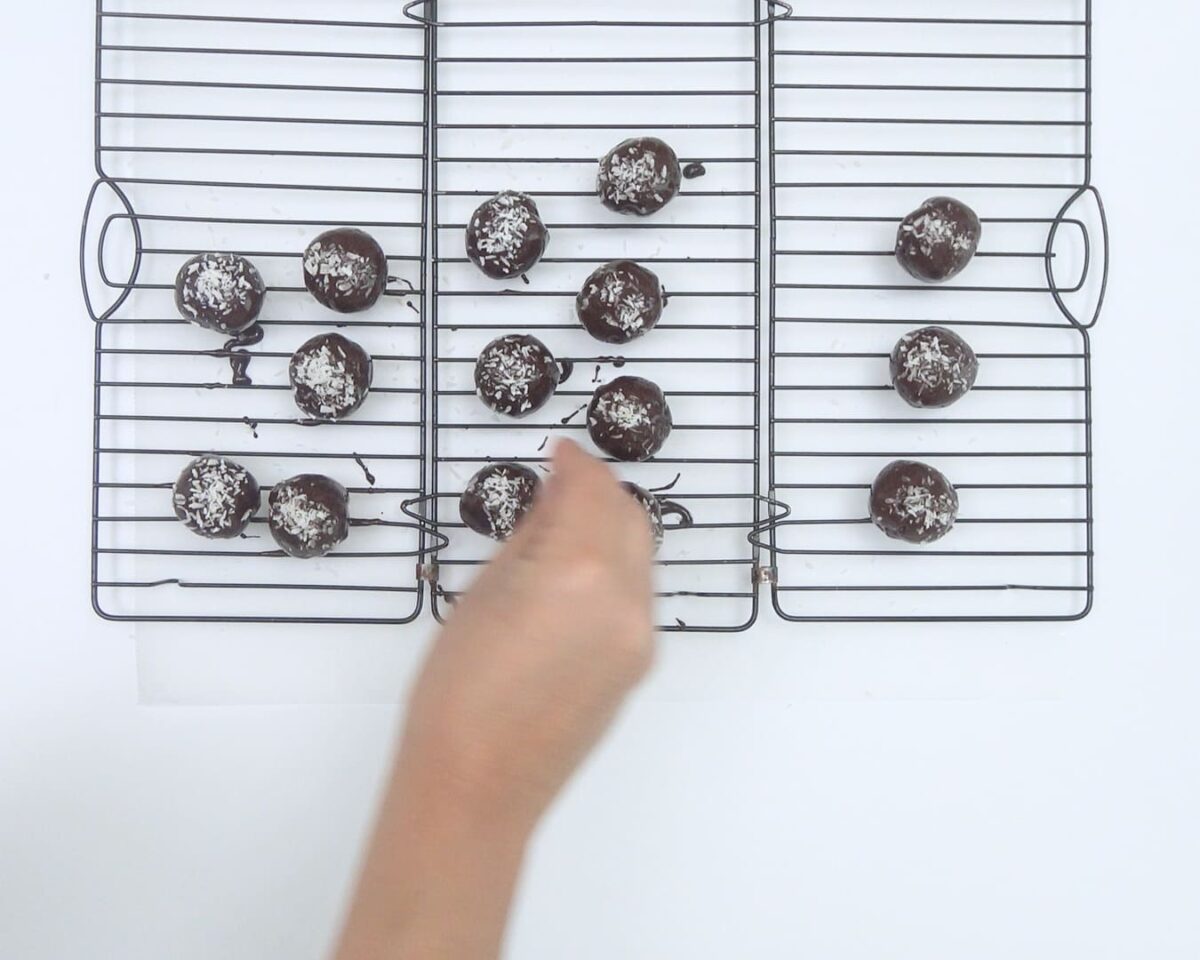 Panellets de chocolate, vainilla y coco 25