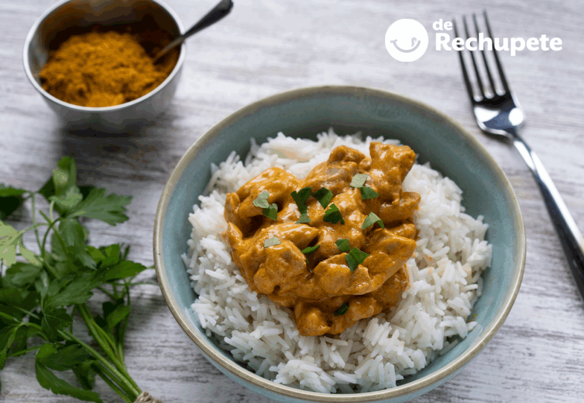 Pollo al curry con nata