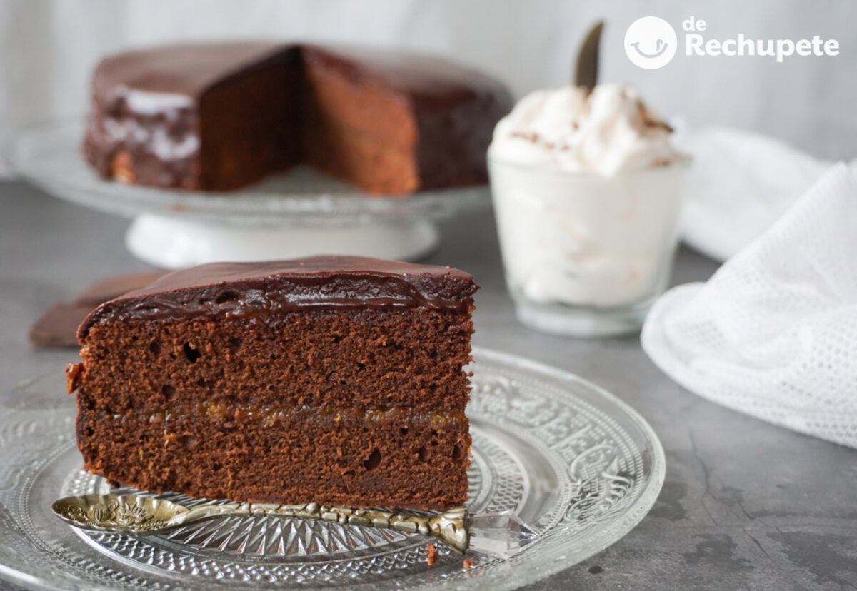 Tarta de chocolate Sacher. La receta clásica y auténtica