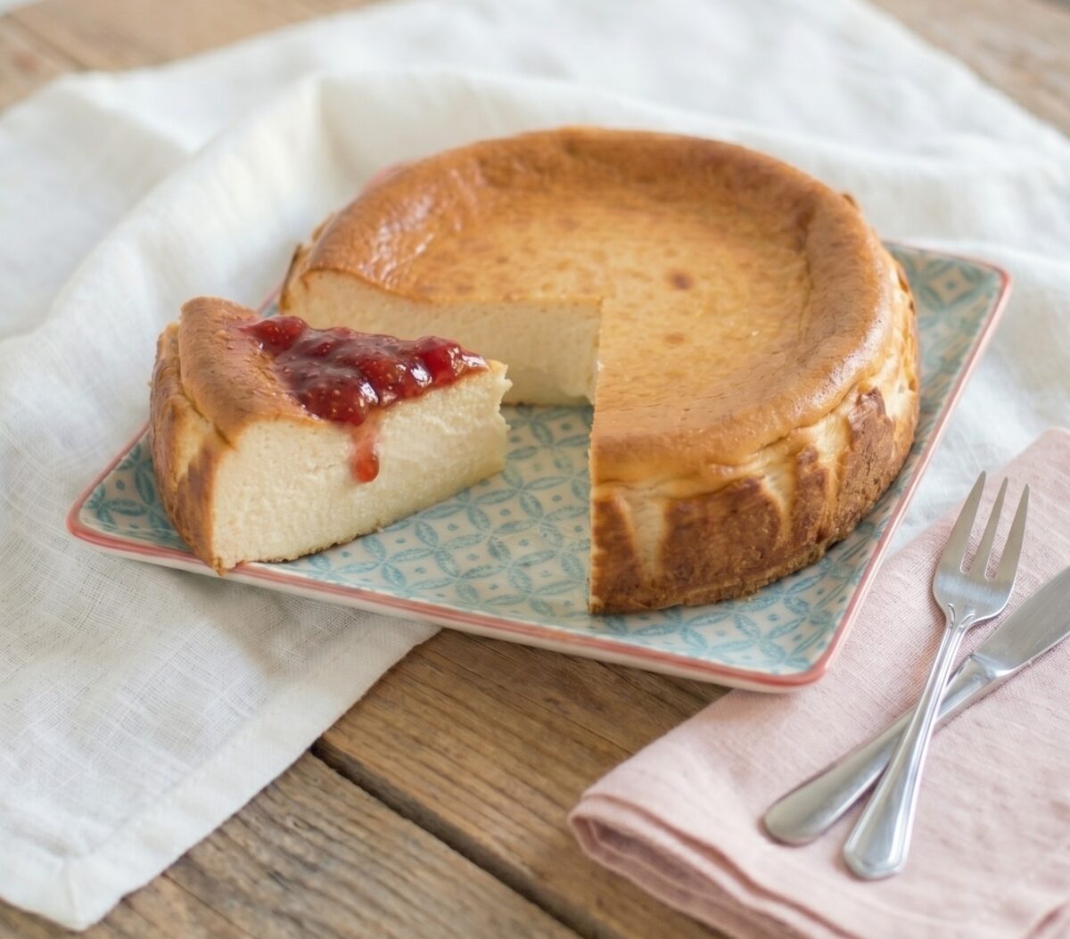 Tarta de queso al horno súper fácil que siempre sale bien