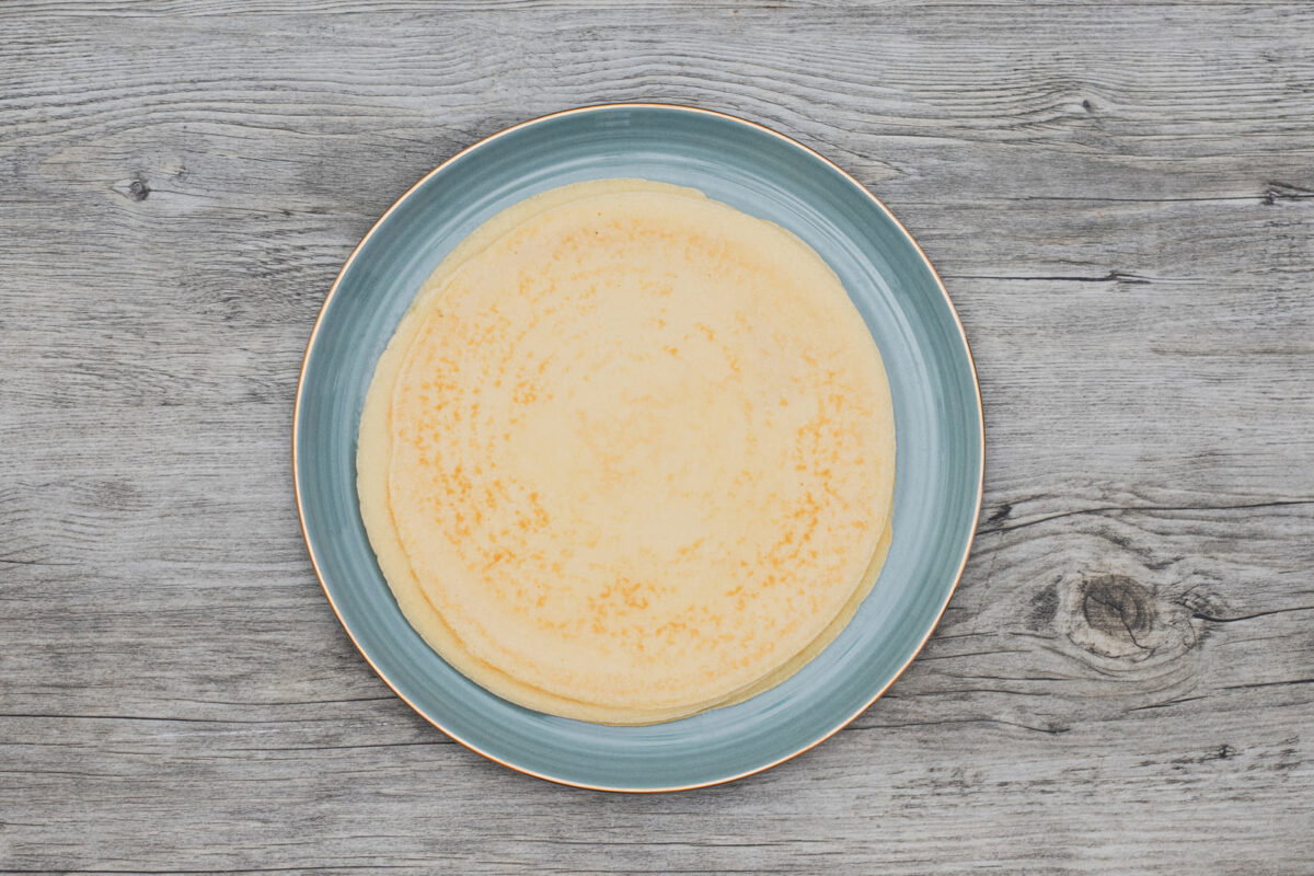 crepes rellenas de gambas y mejillones al azafrán (16)