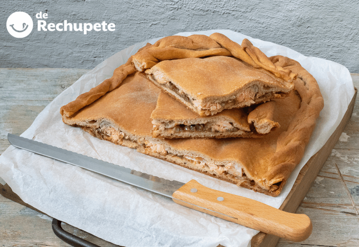 Empanada gallega de salmón con masa gramada