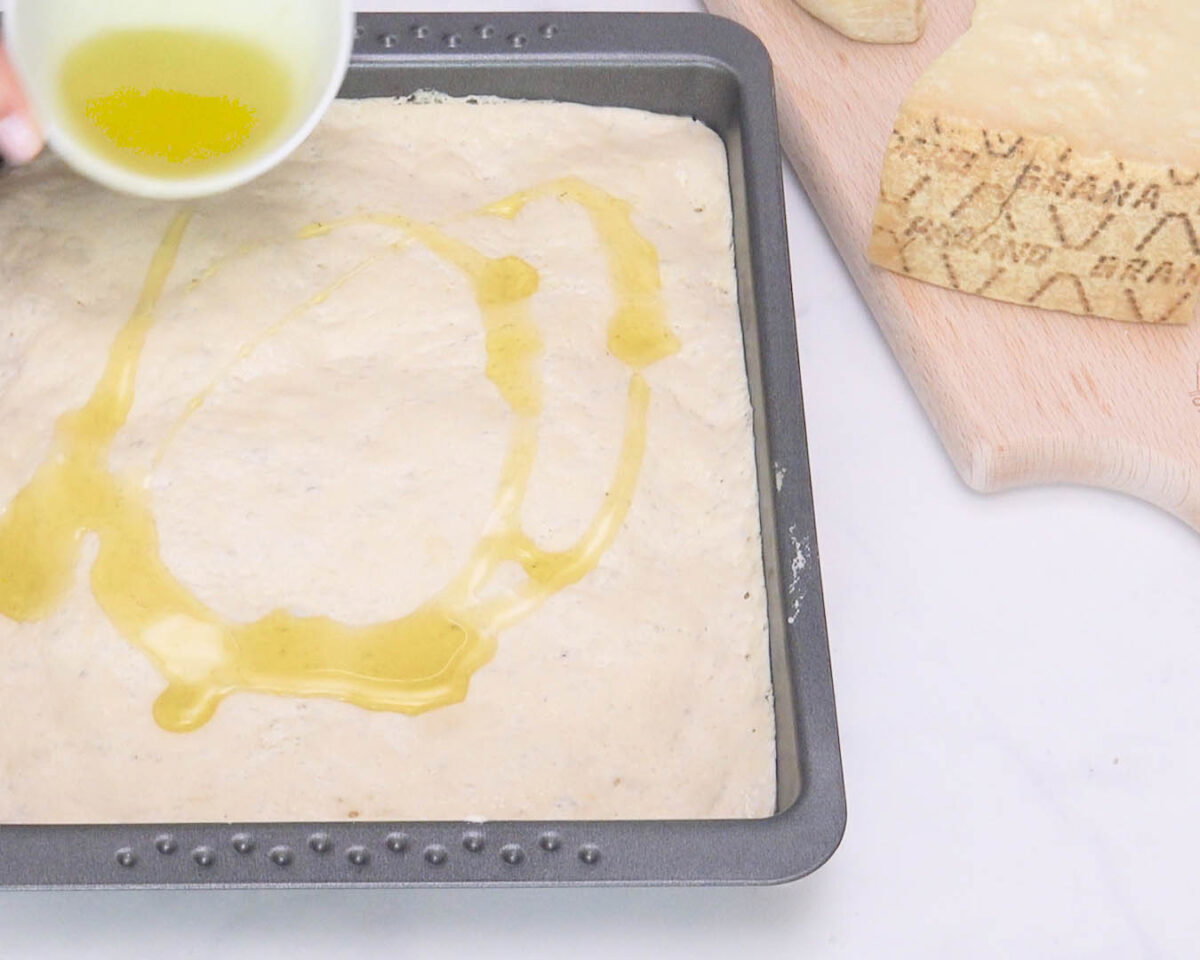 focaccia con cebolla y queso grana padano (14)