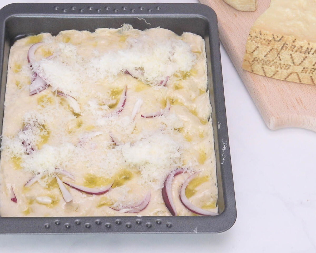 focaccia con cebolla y queso grana padano (17)