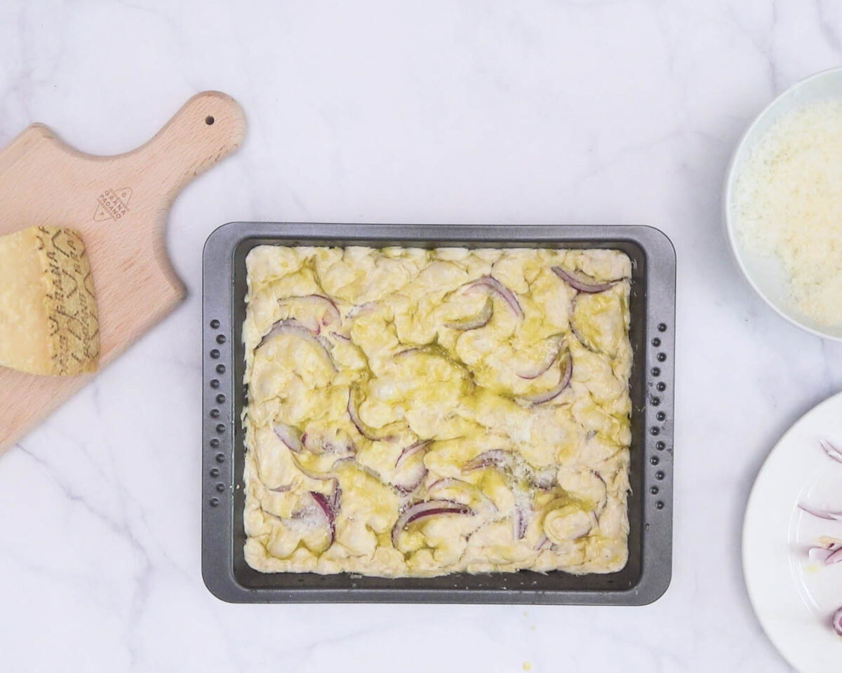 focaccia con cebolla y queso grana padano (19)