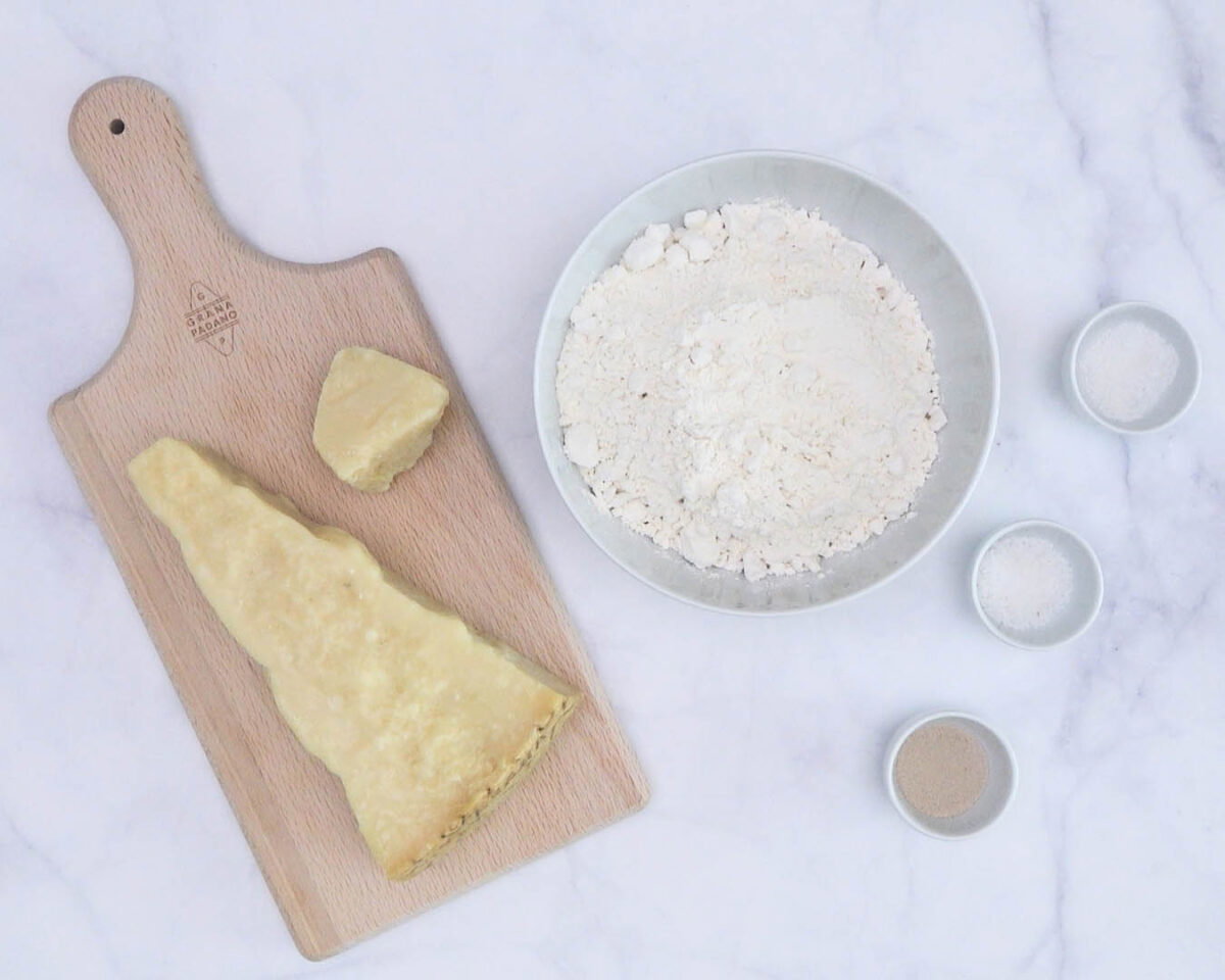 focaccia con cebolla y queso grana padano (2)