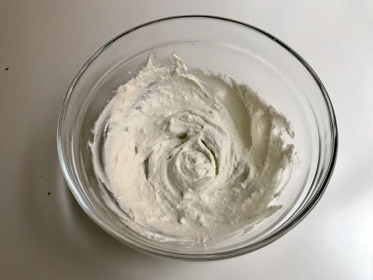 Receta de tortitas de avena: batir requesón