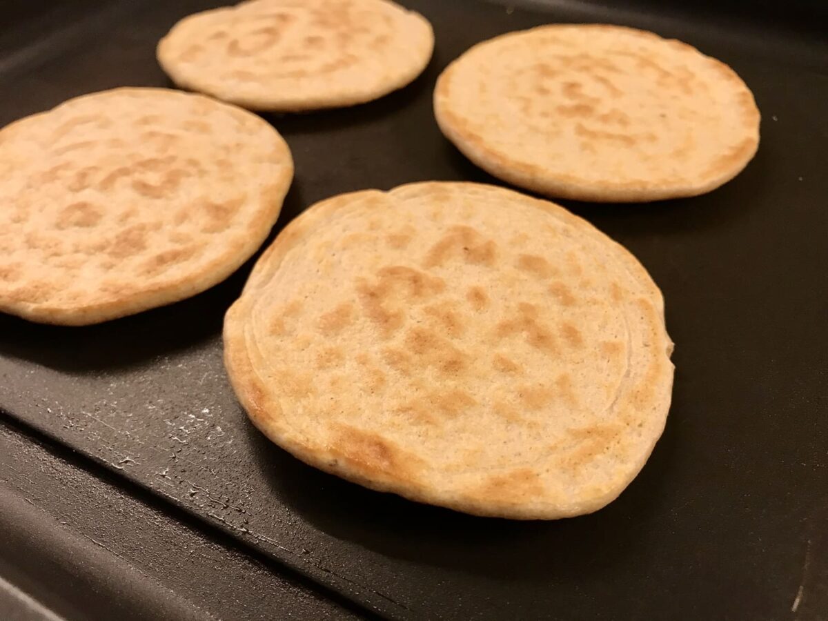 Receta de tortitas de avena fitness: cocinar por ambos lados