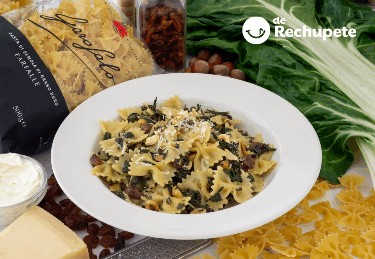 Pasta Farfalle con acelgas, queso crema, pasas y avellanas