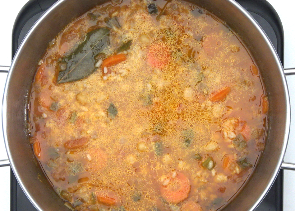 Potaje de garbanzos con arroz