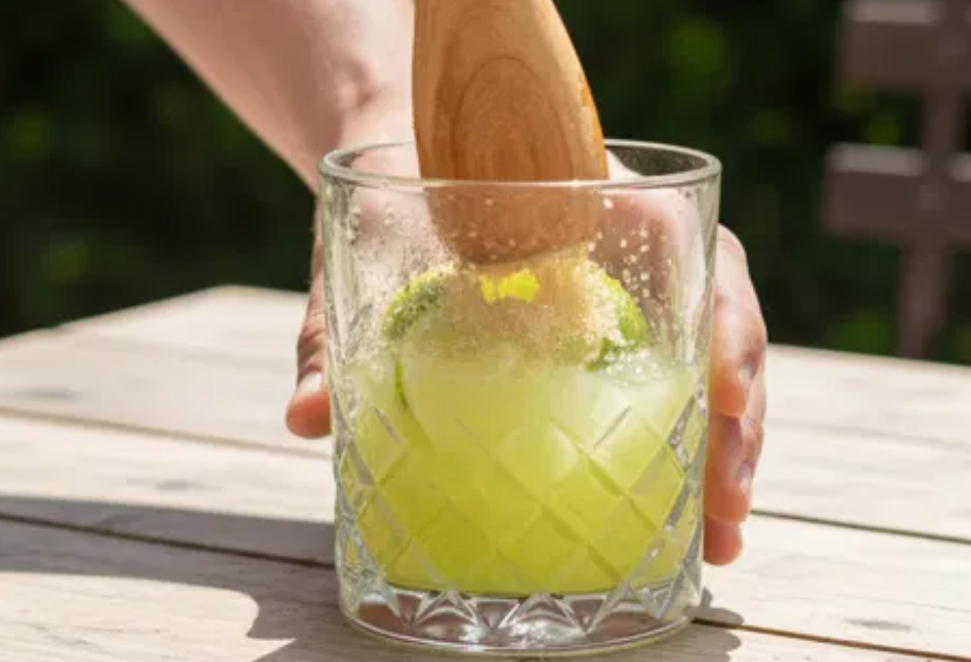 Caprioska. Un cóctel fácil prima de la caipirinha