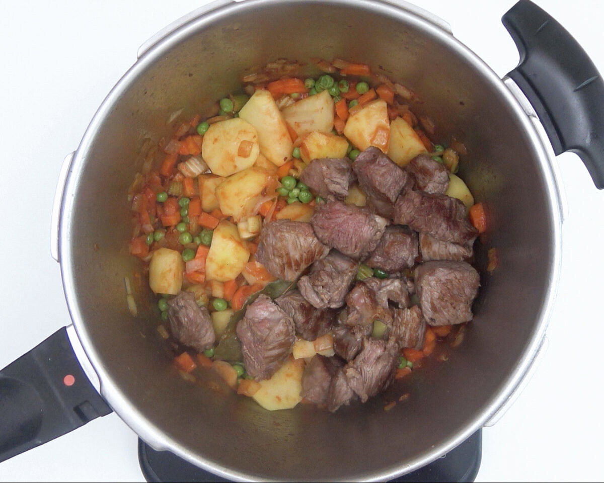 Estofado de ternera con patatas y verduras