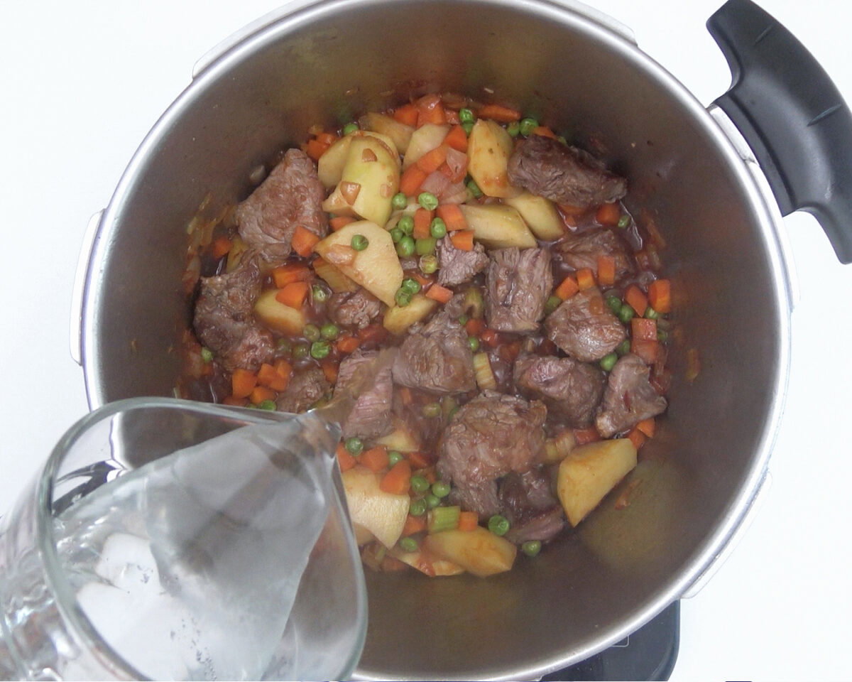 Estofado de ternera con patatas y verduras