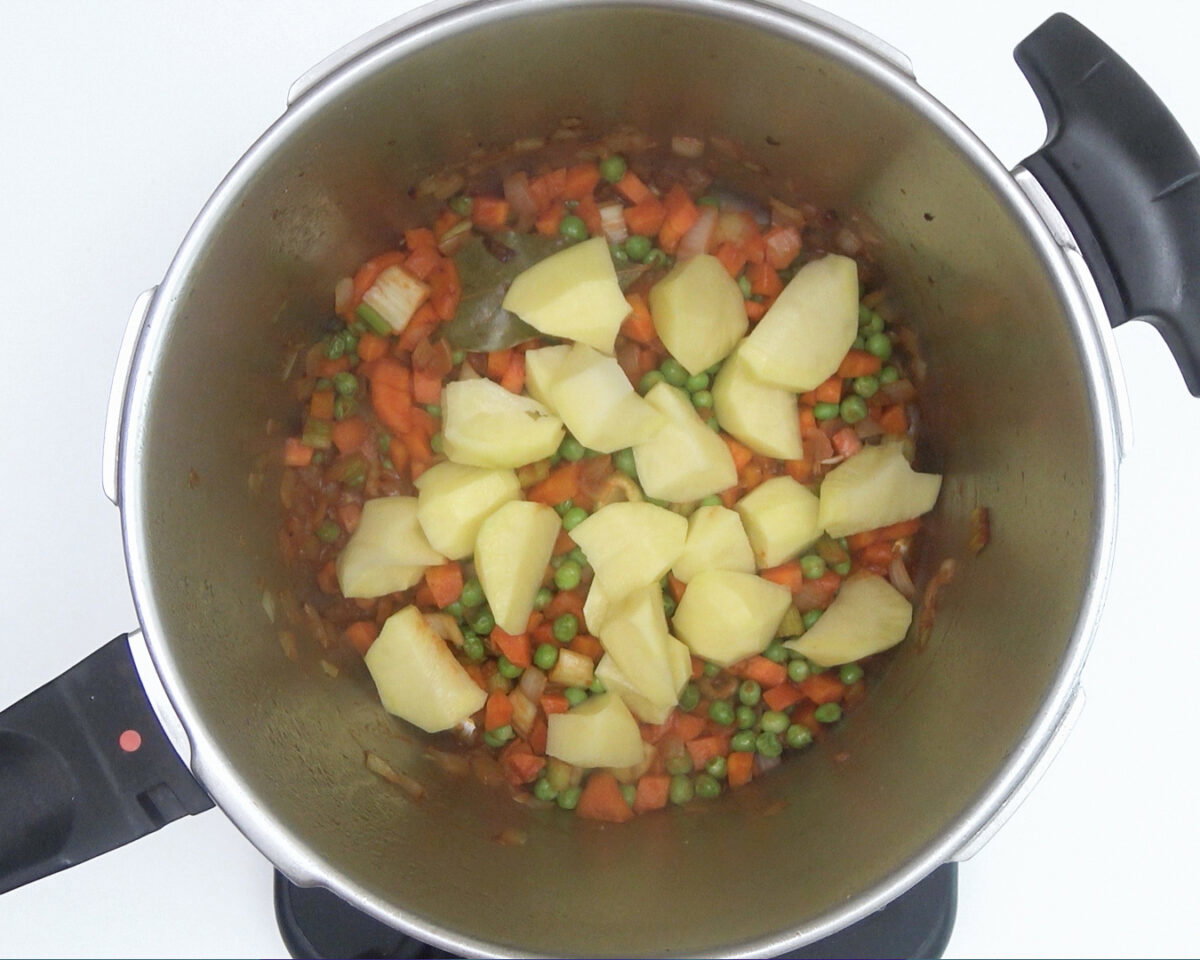 Estofado de ternera con patatas y verduras