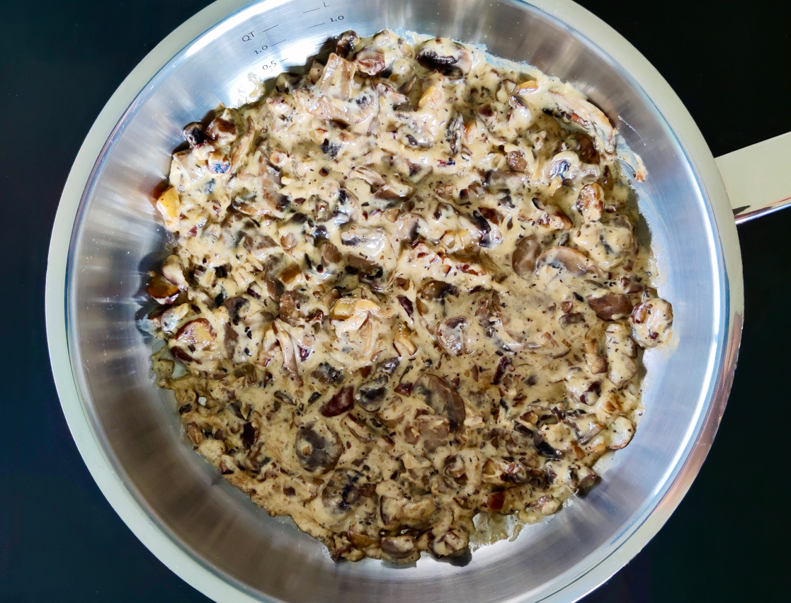 Mezzelune de Boletus y trufa en salsa de champiñones y castañas crujientes