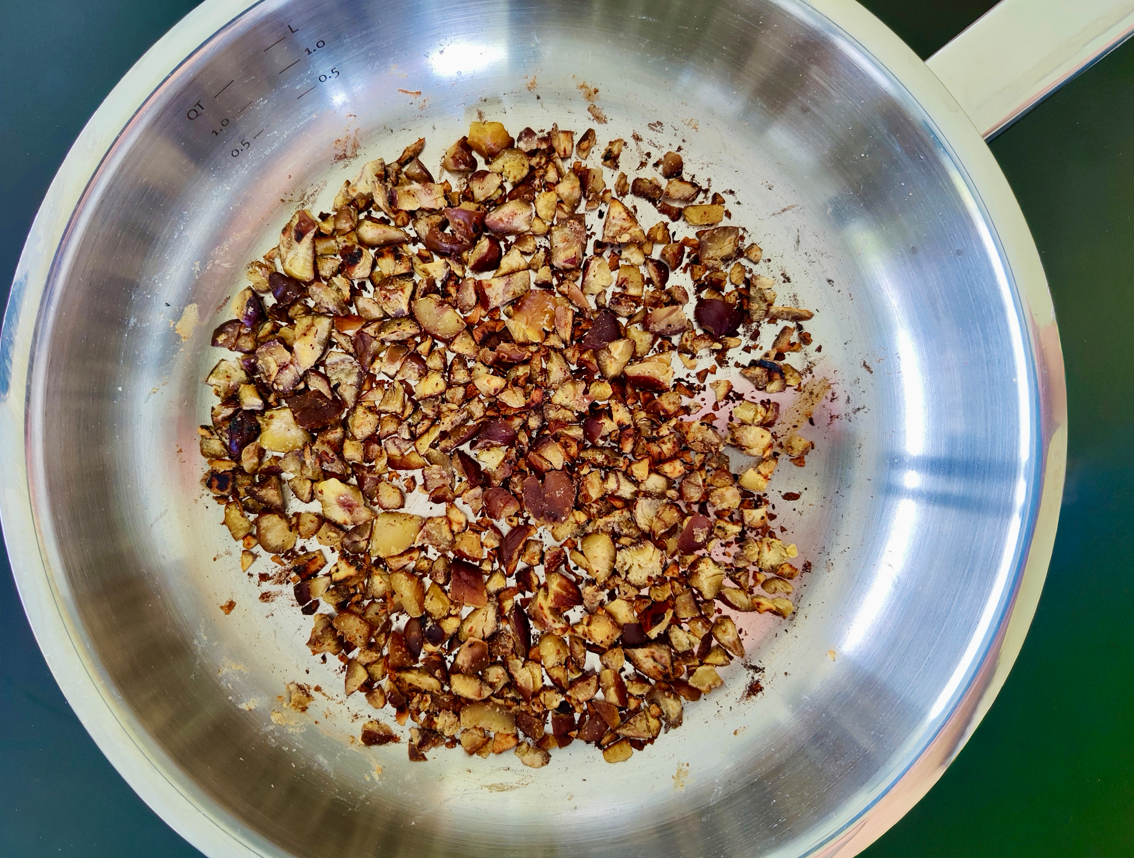 Mezzelune de Boletus y trufa en salsa de champiñones y castañas crujientes