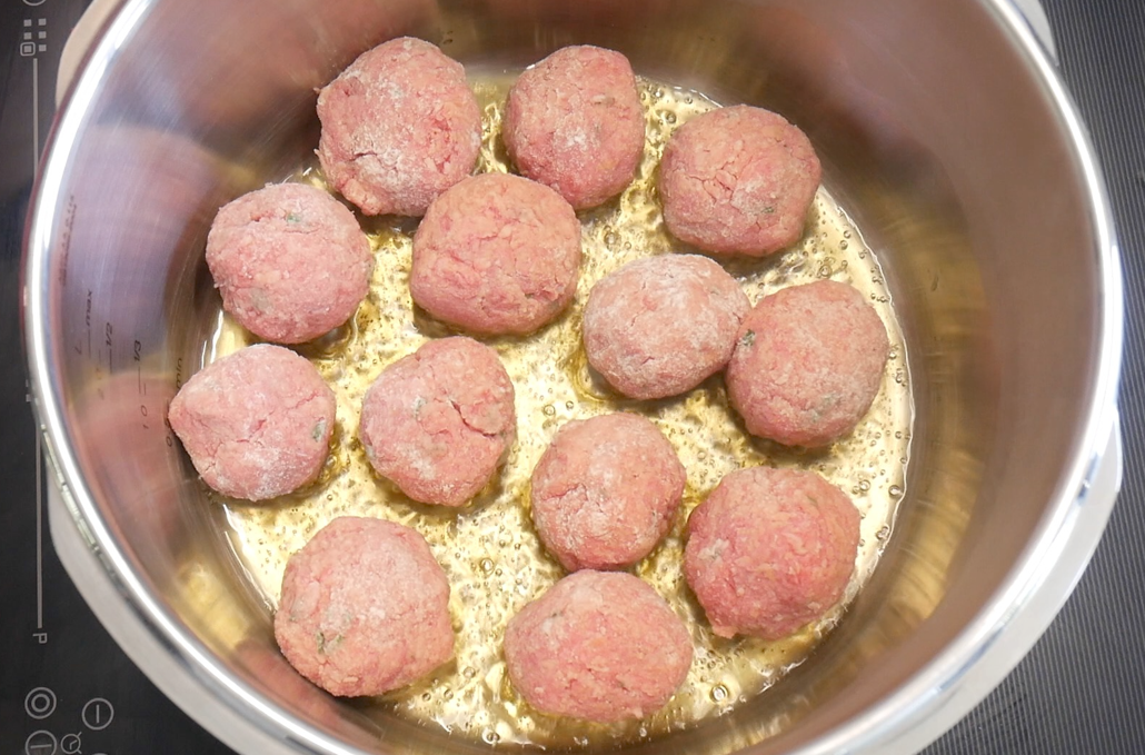Albóndigas al vino en olla exprés