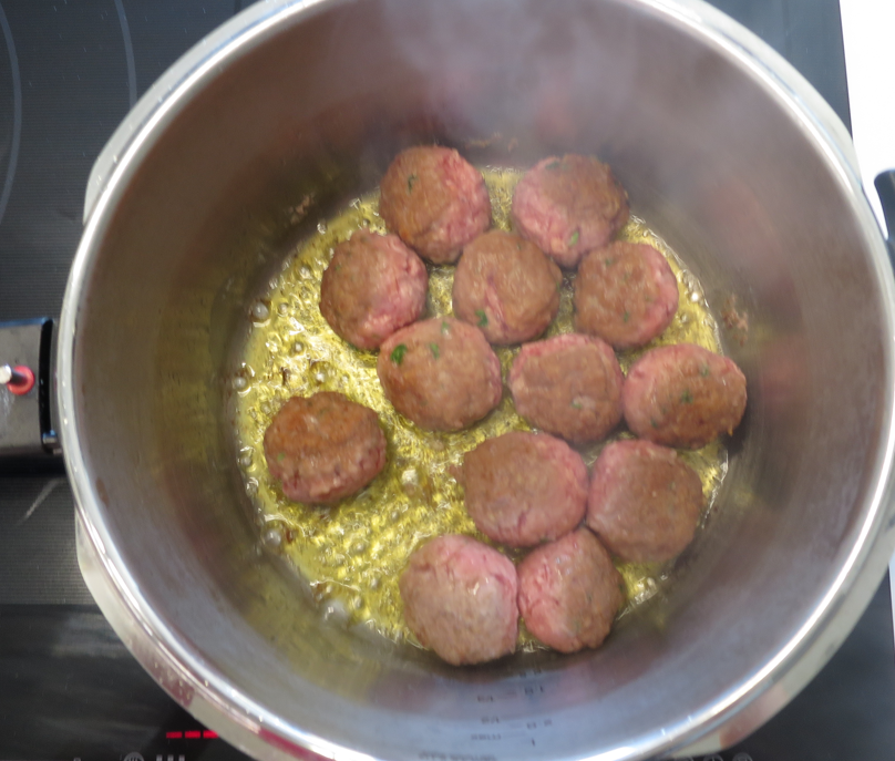 Albóndigas al vino en olla exprés