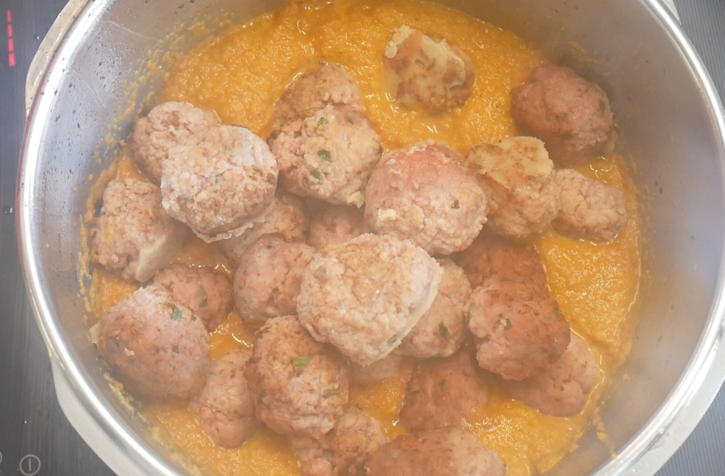 Albóndigas al vino en olla exprés