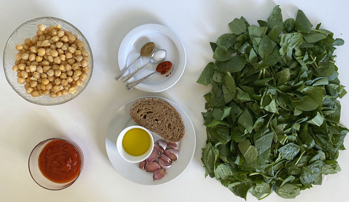 Garbanzos con espinacas a la sevillana