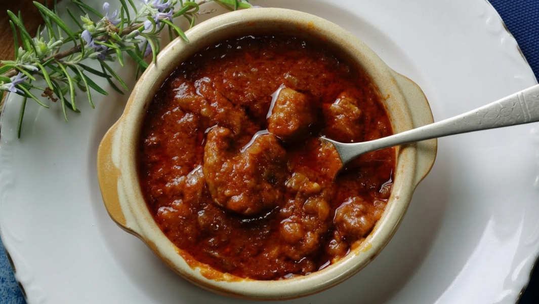 Magro de cerdo con tomate