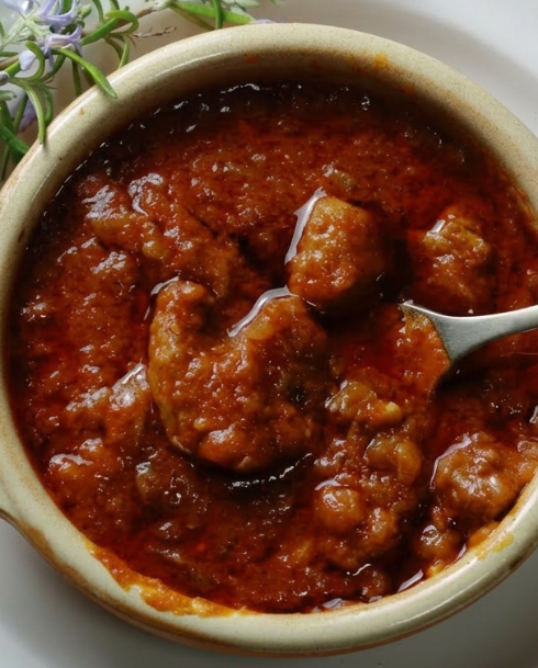 Magro de cerdo con tomate