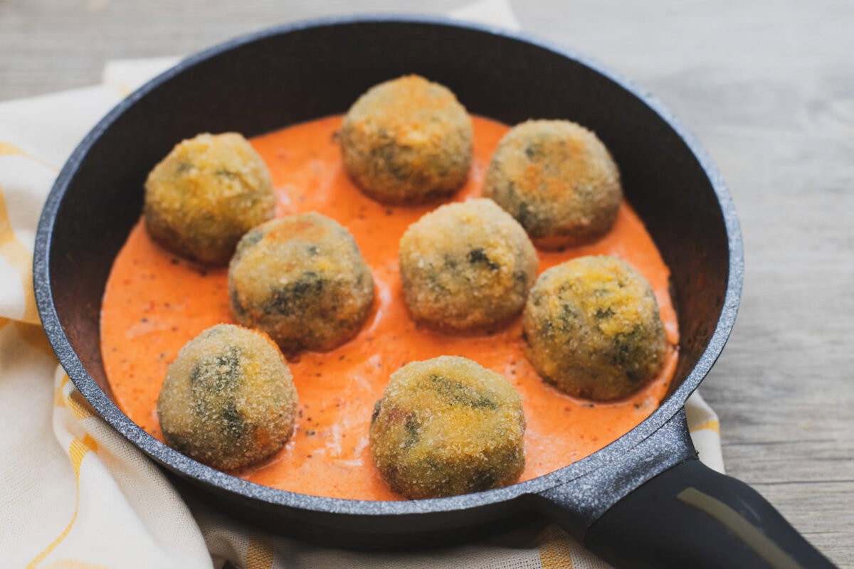 Albóndigas de arroz, espinacas y jamón paso 25