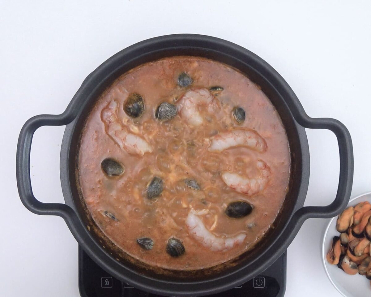 Arroz caldoso de marisco paso 24