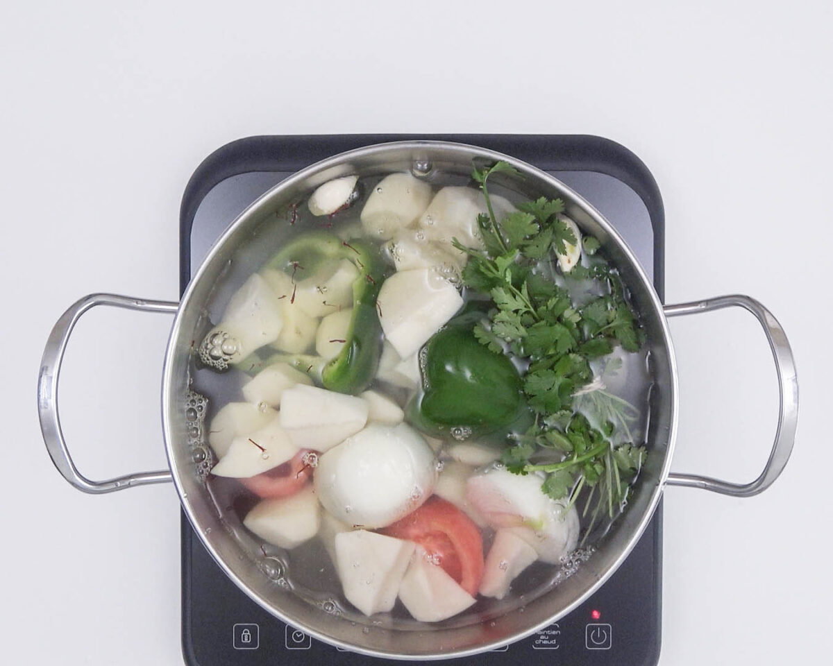 Caldo de papas, arroz y cilantro paso 12