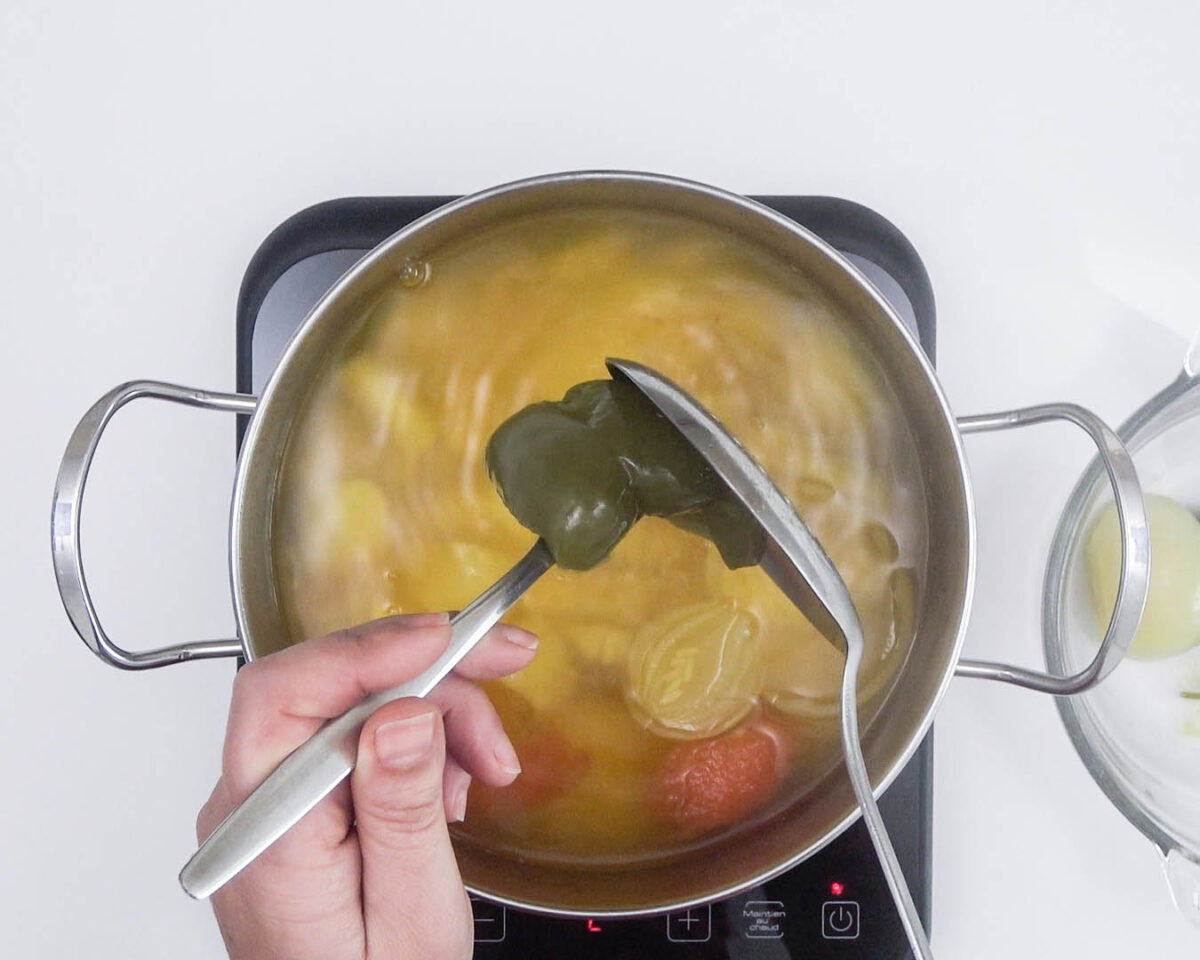 Caldo de papas, arroz y cilantro paso 18