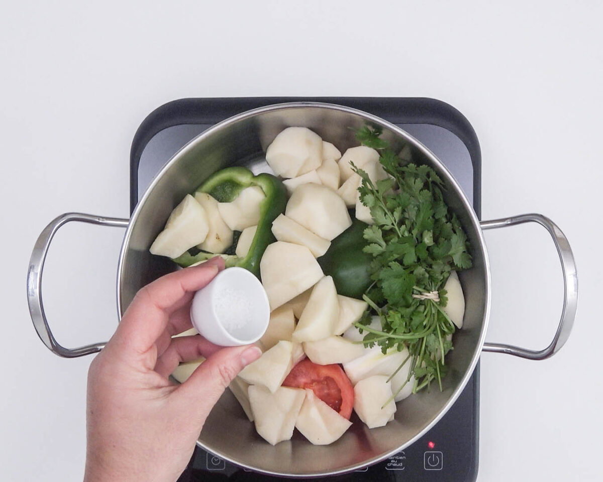 Caldo de papas, arroz y cilantro paso 9