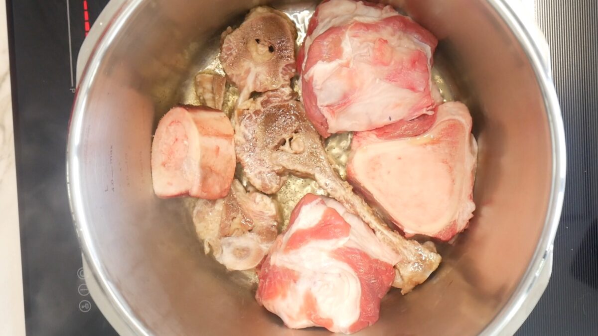 Caldo de huesos