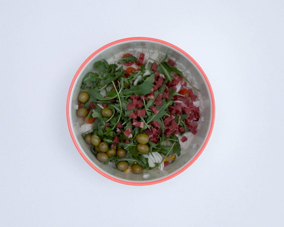 Ensalada de arroz con tomate y jamón paso 12