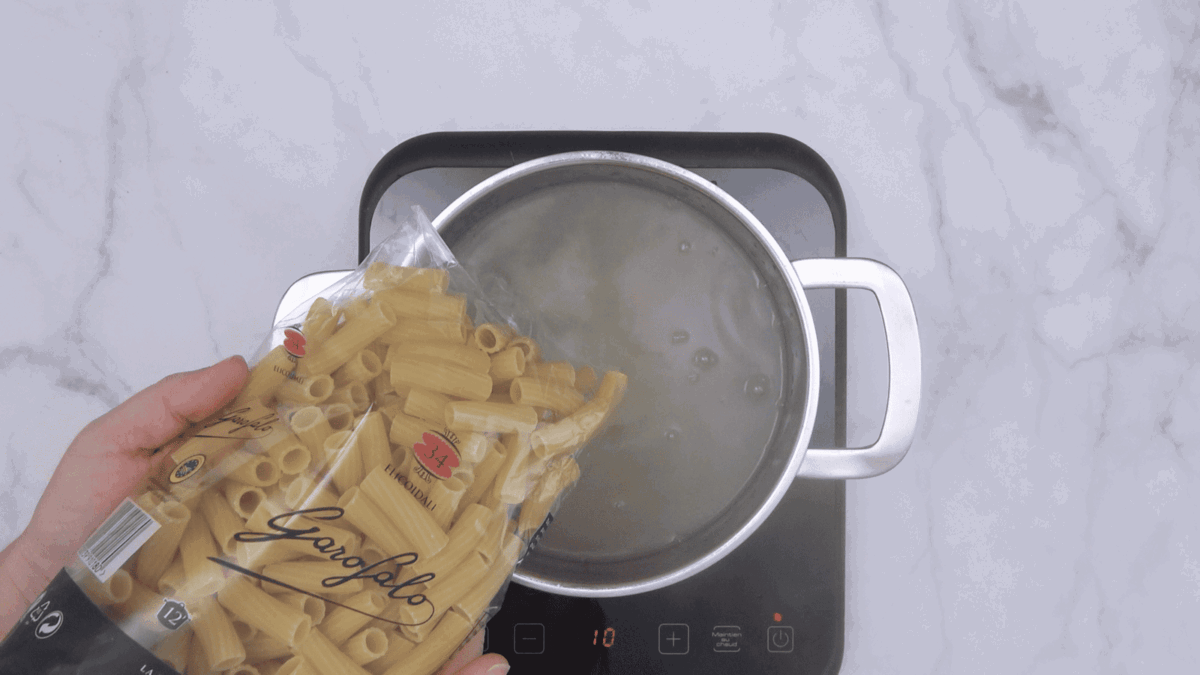 Pasta con caponata siciliana paso 20