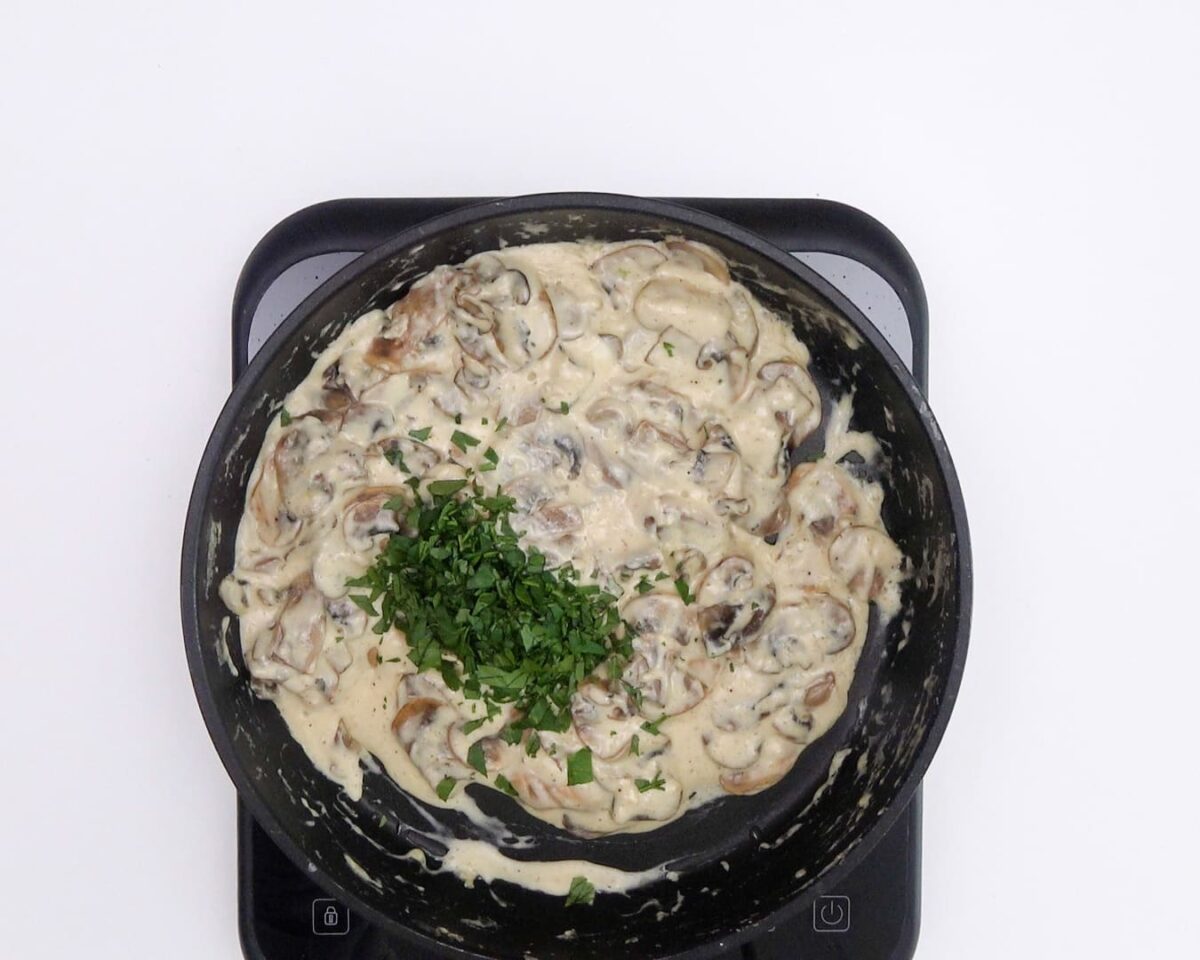 Pasta con champiñones y queso italiano paso 16