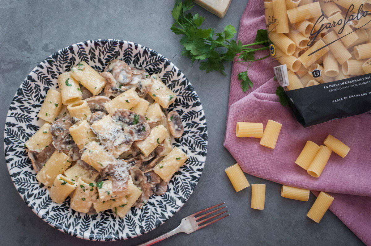 Pasta con champiñones y queso italiano paso 18