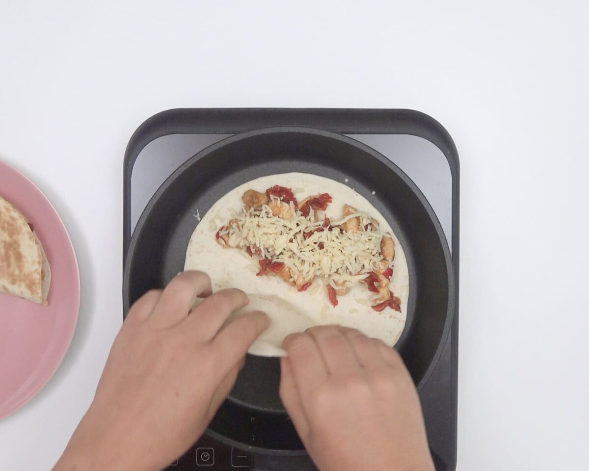 Quesadillas fáciles mexicanas paso 15