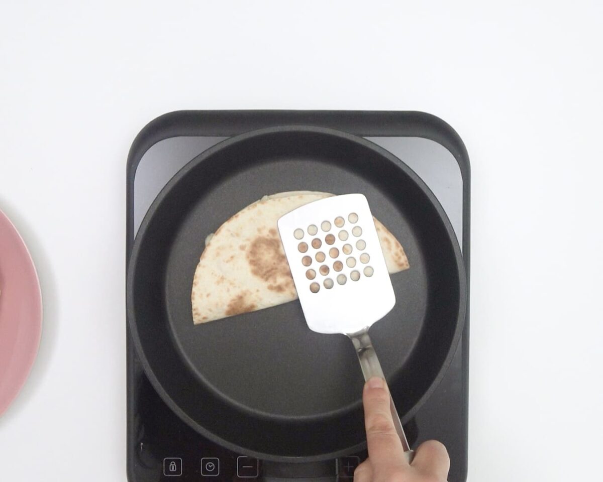 Quesadillas fáciles mexicanas paso 9
