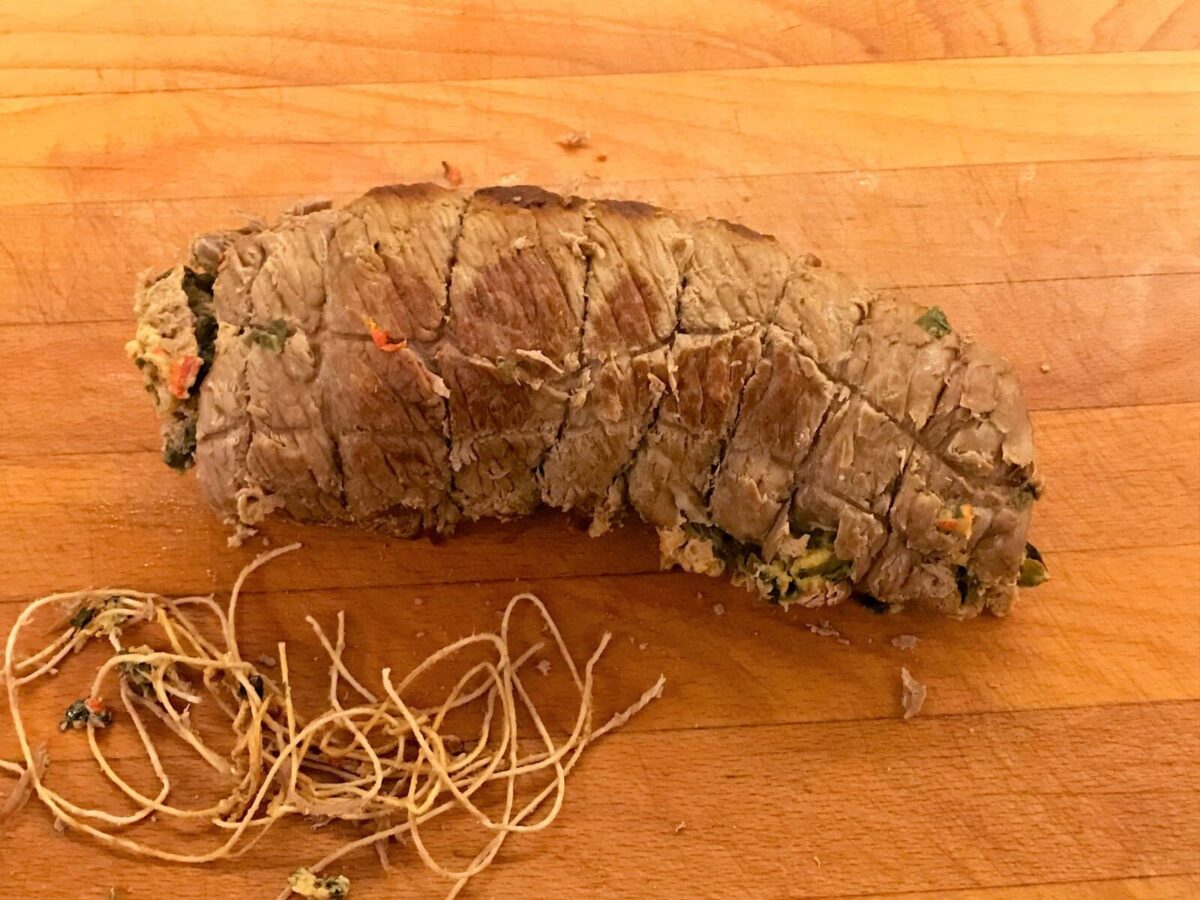 Rollo de carne relleno o Roti paso 16