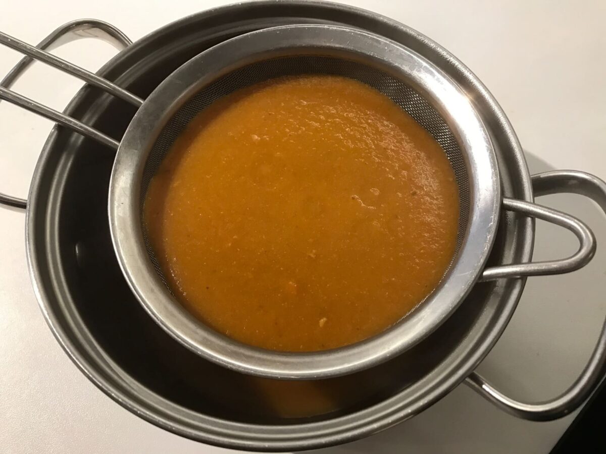 Rollo de carne relleno o Roti paso 17
