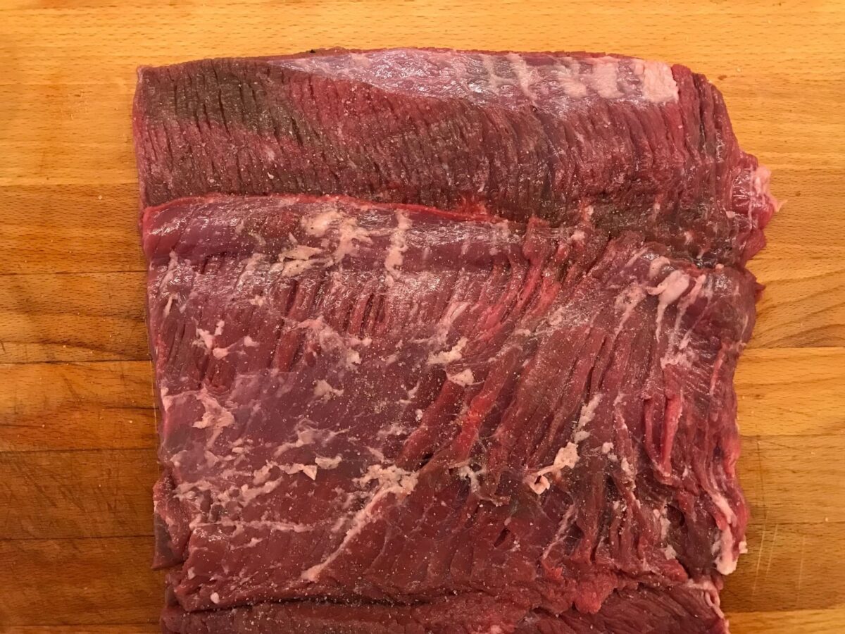 Rollo de carne relleno o Roti paso 9