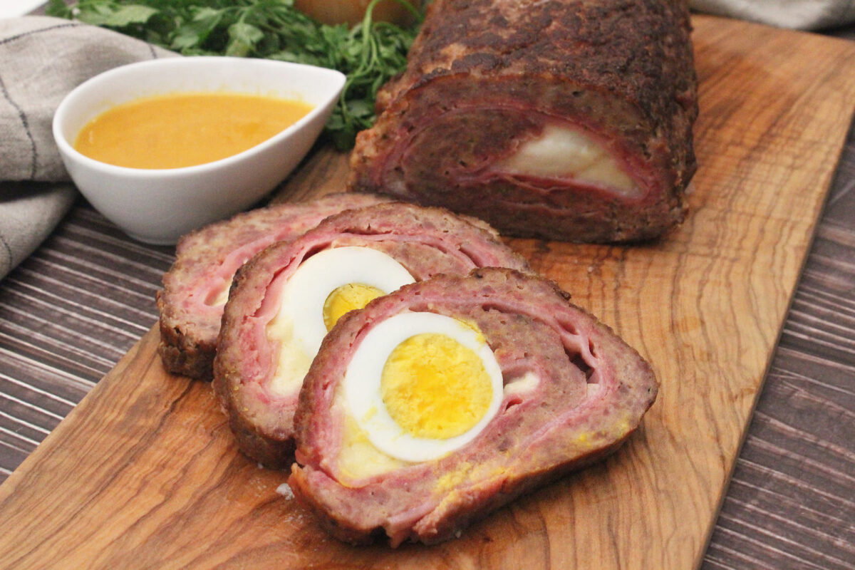 Rollo o roti de carne picada relleno paso 28