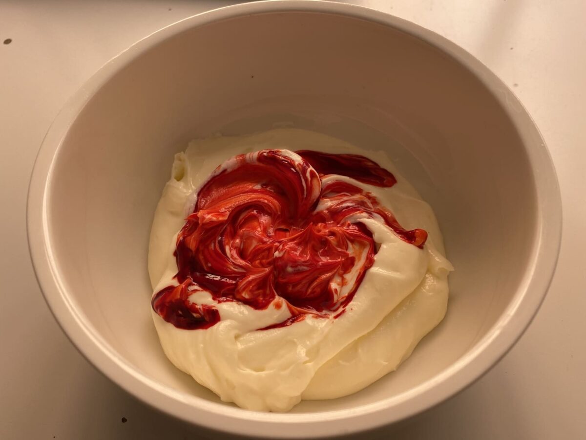 Tarta red velvet Halloween paso 13