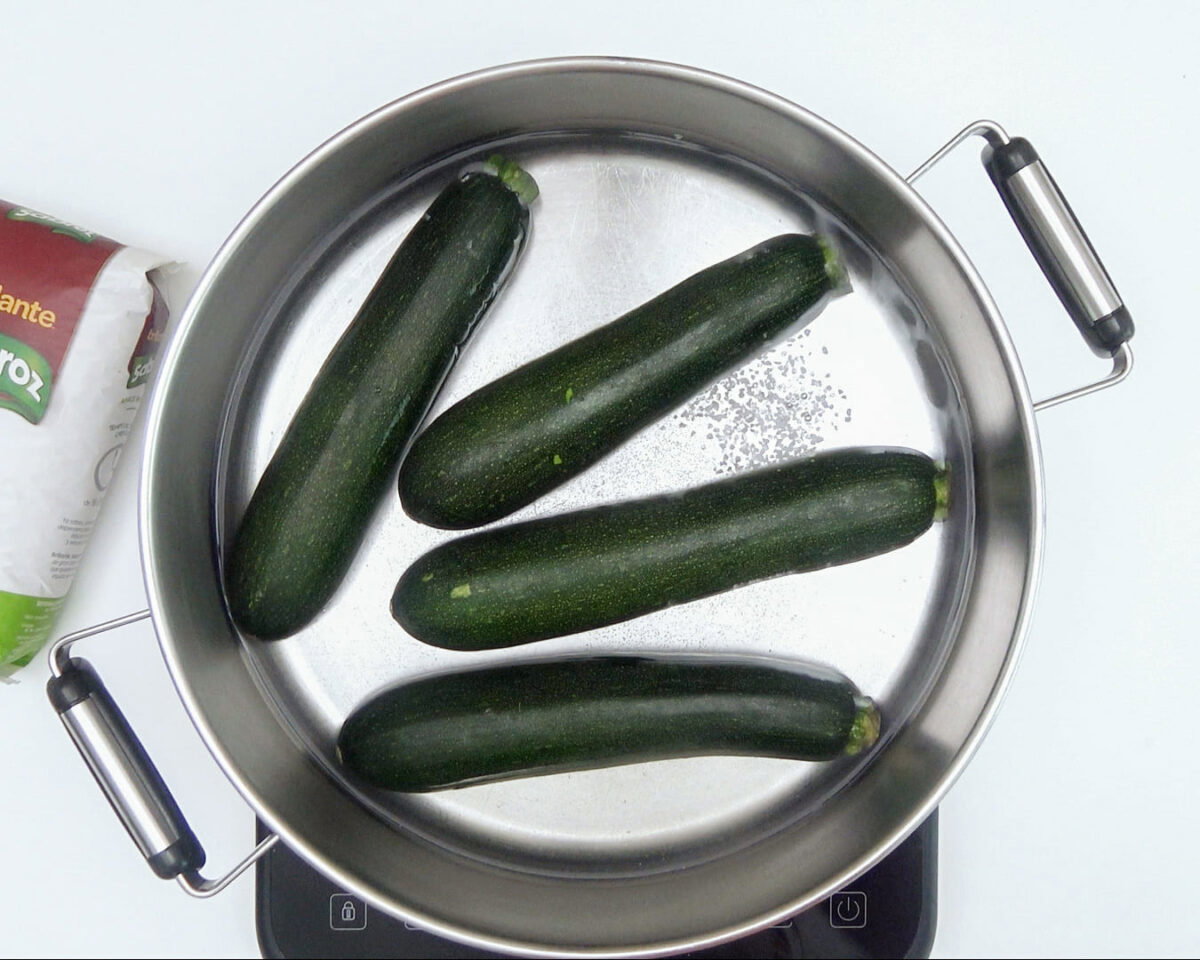 calabacines rellenos de arroz y pollo paso 6