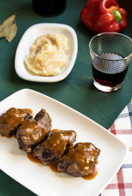 Carrilleras de cerdo al vino tinto