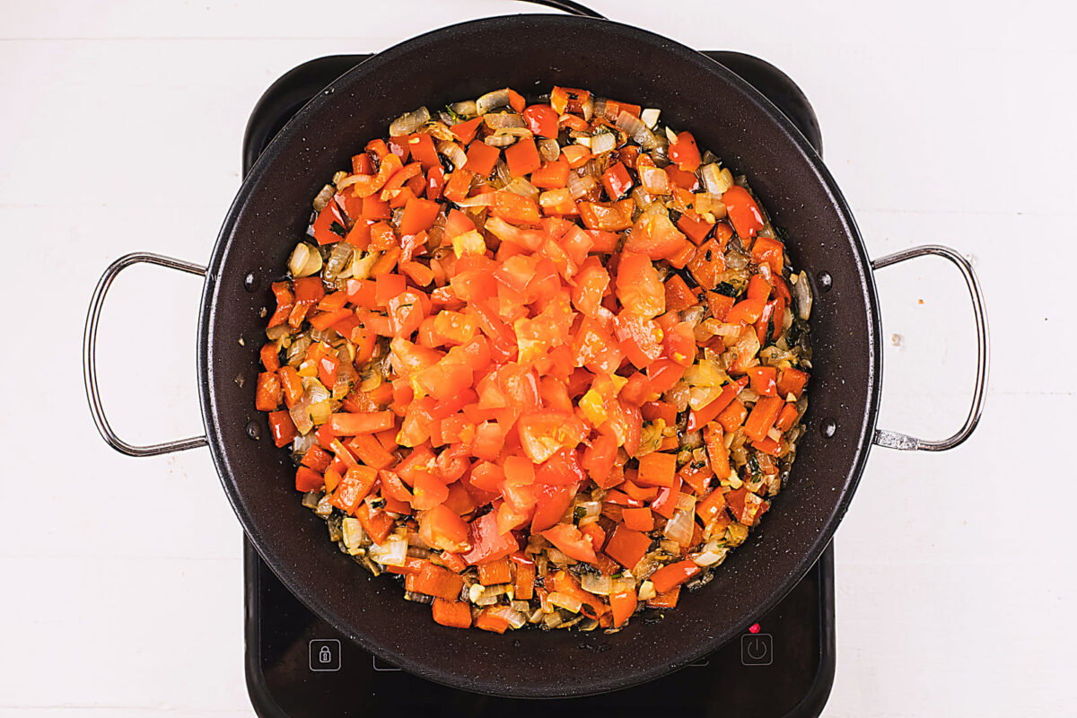 fideuá de pollo paso 8